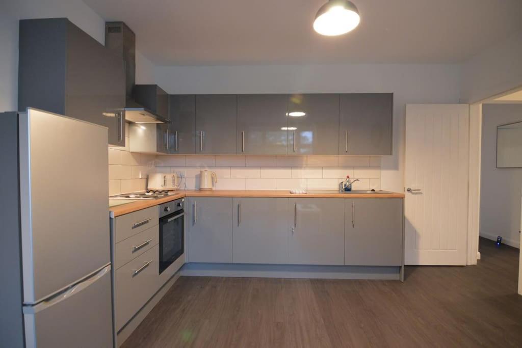 Contemporary 3 Bedroom Flat Керкколди Экстерьер фото